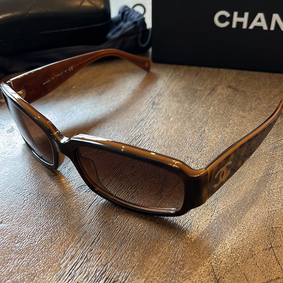 Chanel 5144 Brown Gradient Sunglasses - Picture 2 of 4